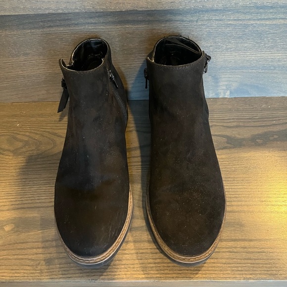 Esprit Saige Bootie in Black Suede Size 8 - Picture 2 of 11